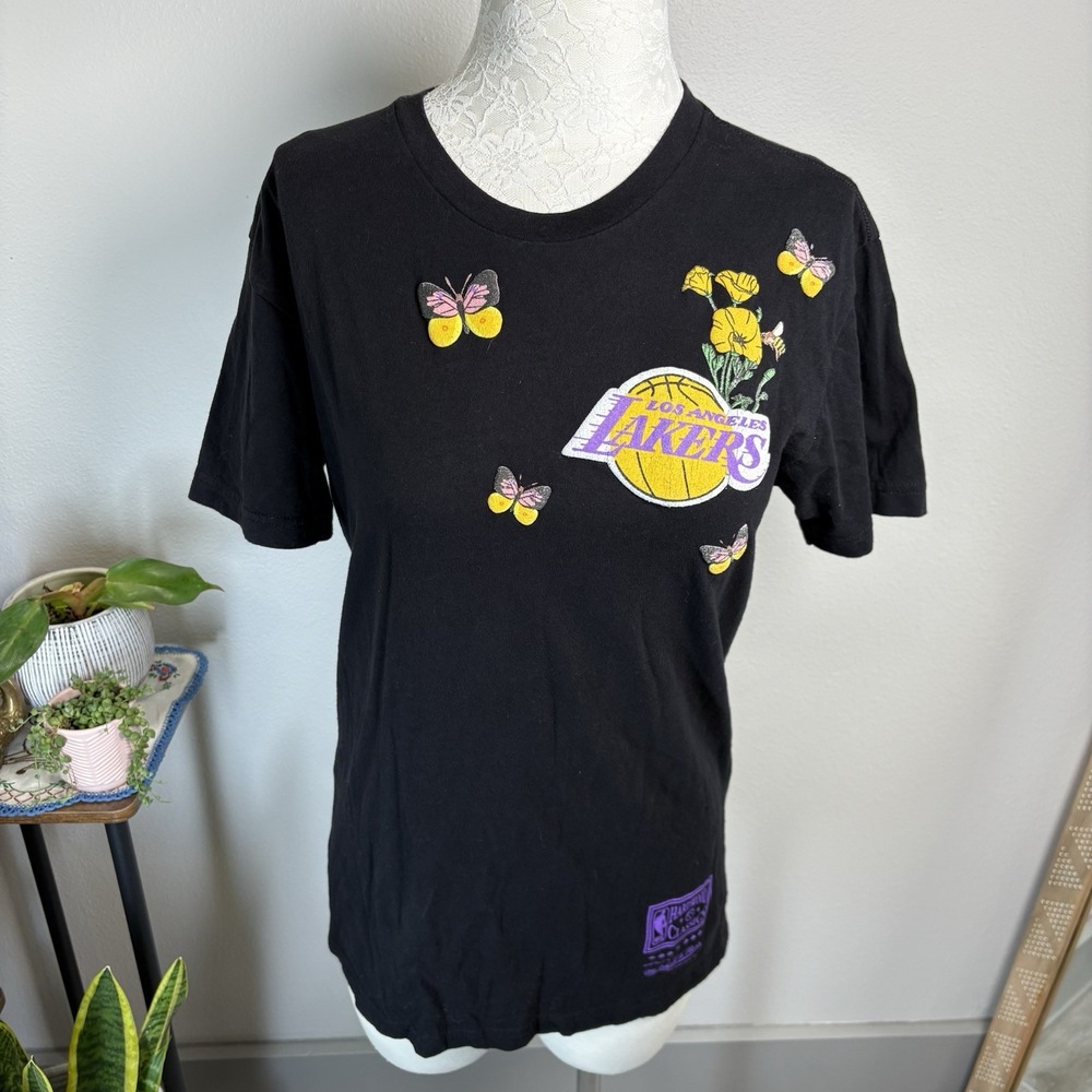 Mitchell & Ness Unisex M Black T Shirt NBA Lakers Butterfly Graphic Cotton